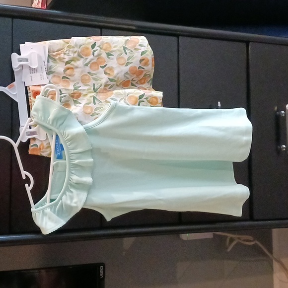 J. Bailey Other - NWT J. Bailey Girl's Pretty Peach short set size 8